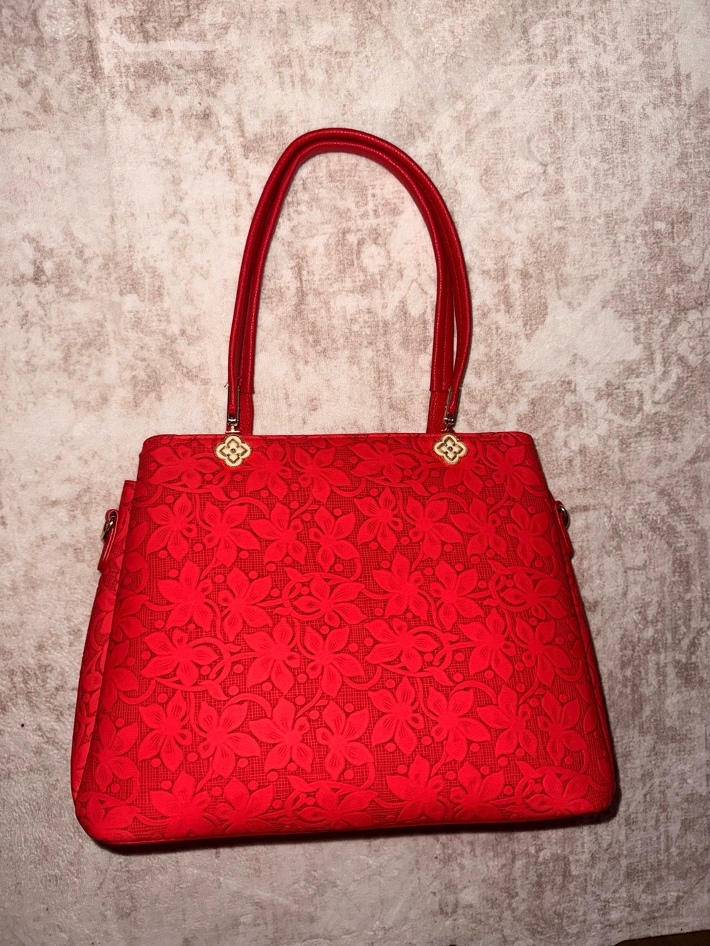Red Floral-Textured Women's Tote Bag with Gold Accents motifs vegan leather